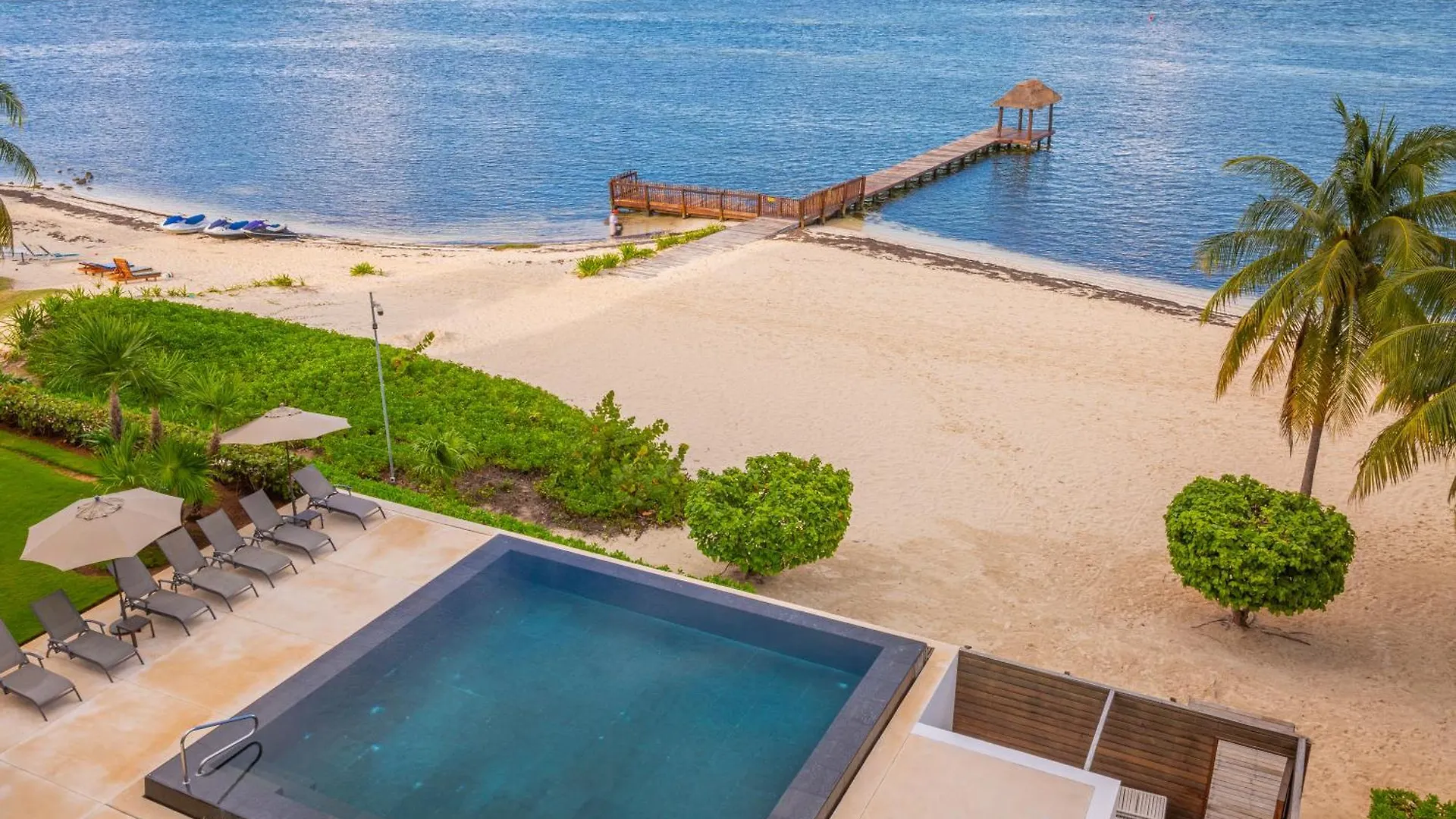 Naima Luxury Beachfront Apartments (Adults Only) Cancun Mexico